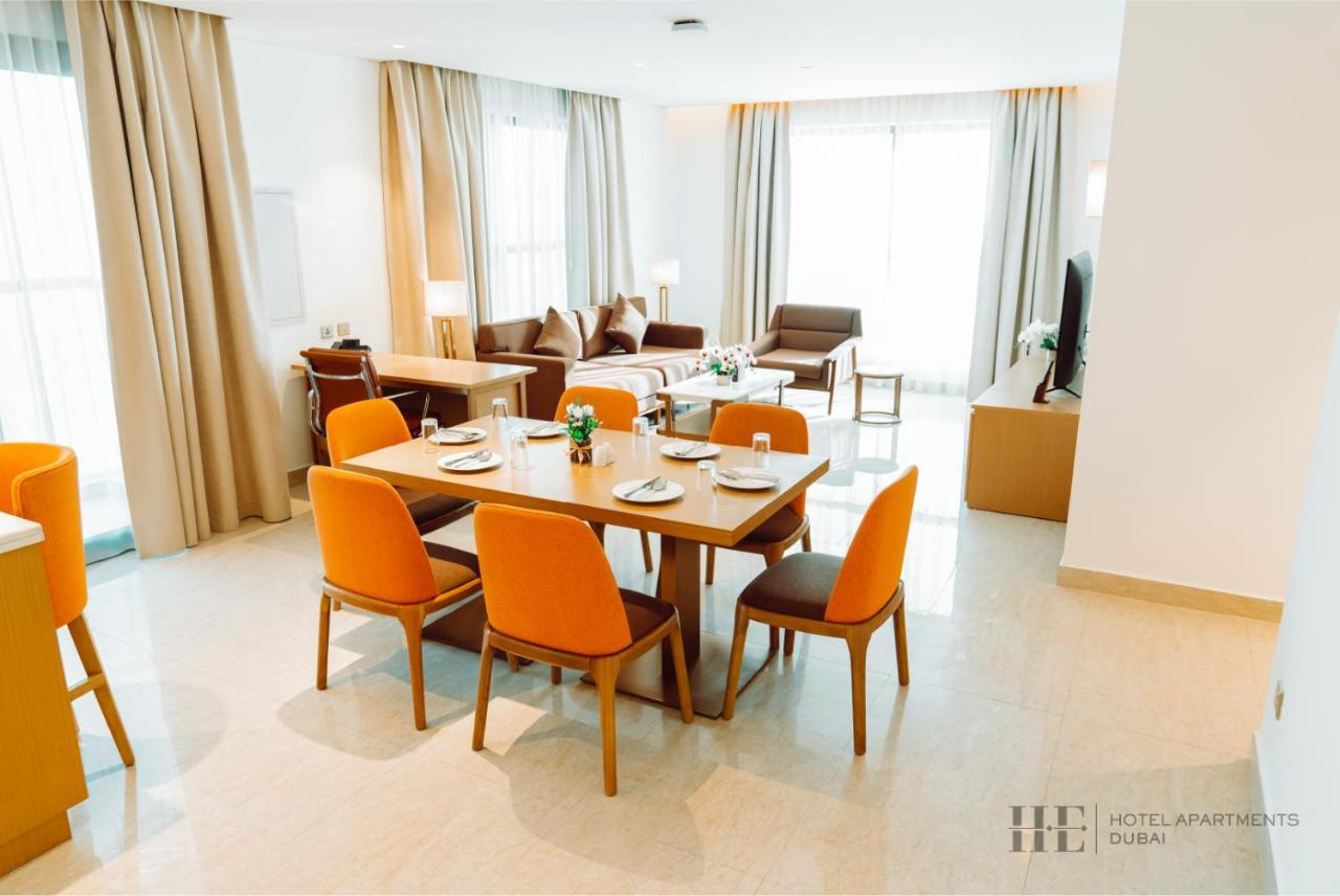 דובאי He Hotel Apartments חדר תמונה A living room at the hotel