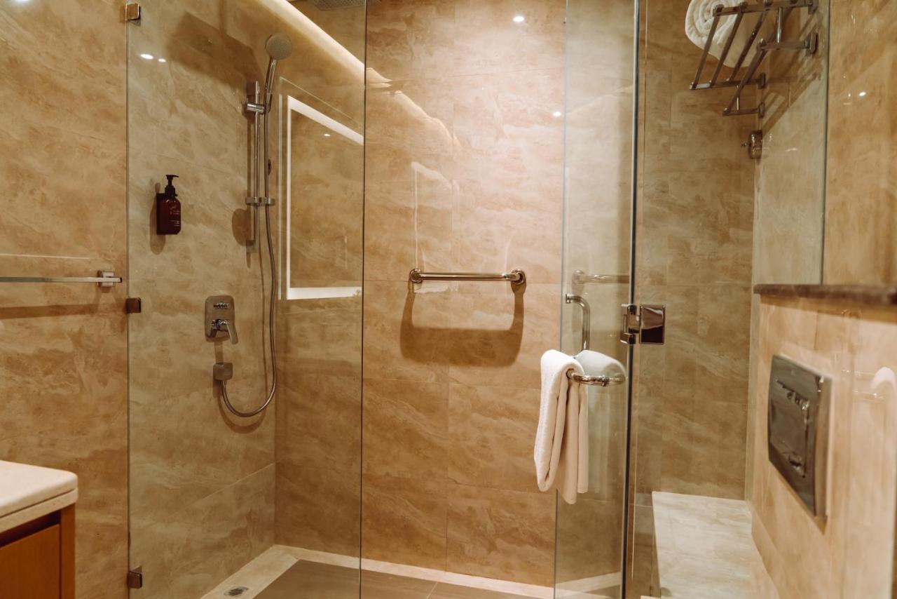 דובאי He Hotel Apartments מראה חיצוני תמונה